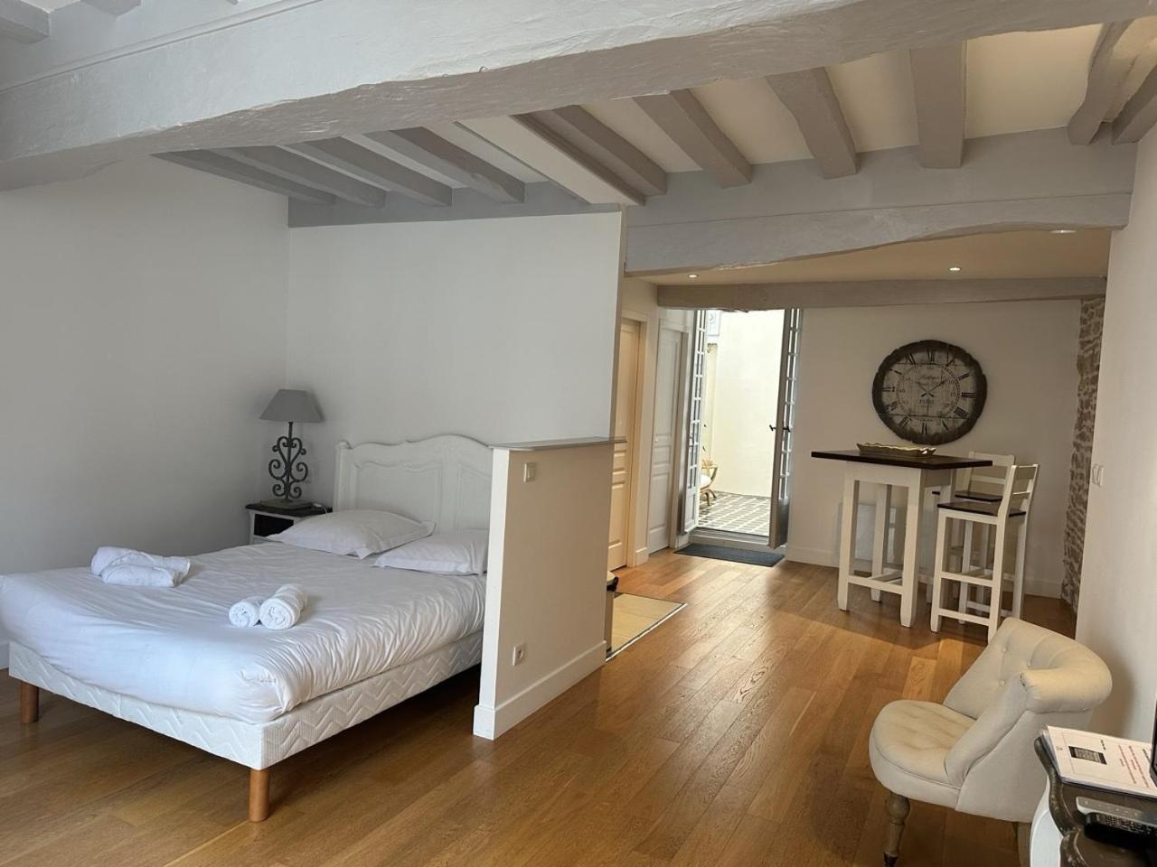 Batisse Paradis- 3 Appartements Calmes Et Elegants Au Centre Historique De Beaune Beaune  Exterior foto