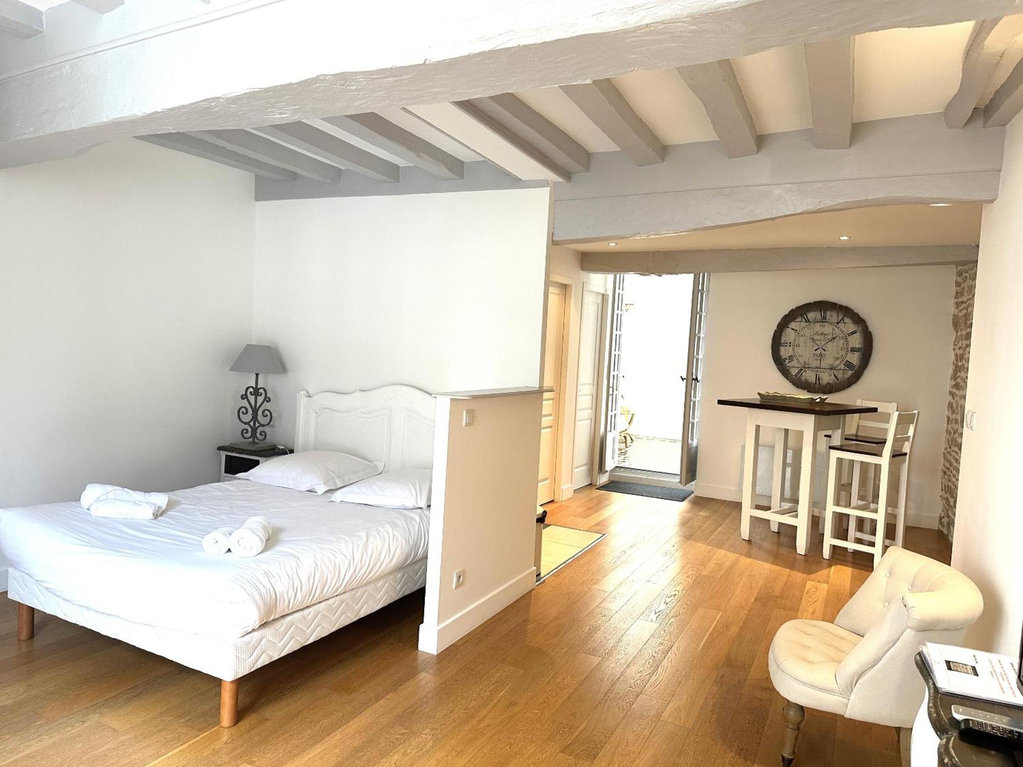 Batisse Paradis- 3 Appartements Calmes Et Elegants Au Centre Historique De Beaune Beaune  Exterior foto